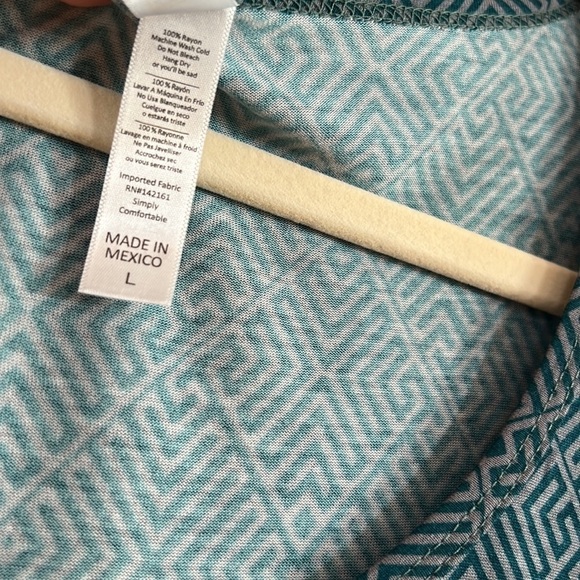 NWT Lularoe Classic T L - Picture 6 of 7